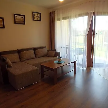 Laura Rowy - Nad Morzem Hotel 4*